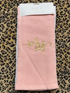 Wedding dish towel set (NWT)